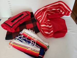 lot 1438 image: Picnic blanket and throw blankets