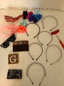 lot 1445 image: Vera Bradley business card holder, shoehorns,  wire headbands, scrunchies, more