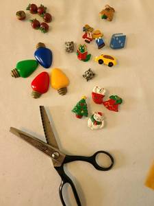 lot 1446 image: Shirt button covers and pinking shears.