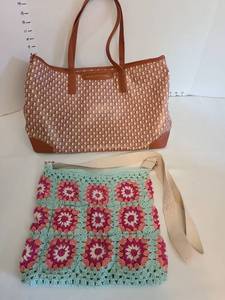 lot 1467 image: Ladies bags