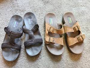 lot 1470 image: Ladies Skechers sandals, size 10.