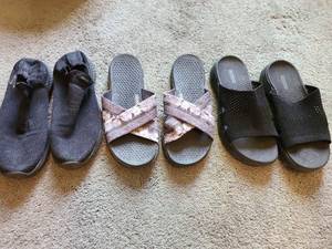 lot 1471 image: Ladies Skechers, size 10 and 11.