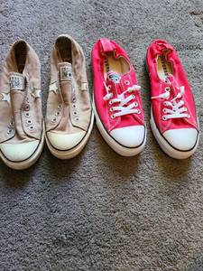 lot 1476 image: Tan and red Converse, 10 and 11.