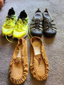 lot 1478 image: Skechers, Keen, leather moccasins, 10.5 and 11
