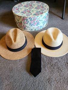 lot 1479 image: Straw hats, hat box and necktie.