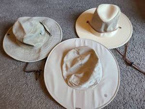 lot 1480 image: 3 Summer hats