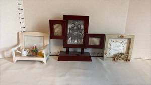 lot 1493 image: Assorted Picture Frames
