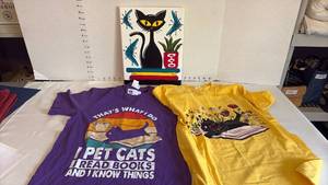 lot 1499 image: Cat On Canvas with Cat Tshirts