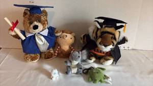 lot 1510 image: Stuffed Animals