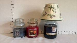 lot 1526 image: Yankee Candles and Holder