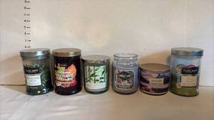 lot 1528 image: Candles, Tuscany, Hallmark, Candle-Lite, and Bath & Body Works