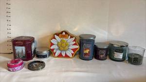 lot 1531 image: Candles, Yankee Candles, Tuscany, Ilumma-Lid, and Decorative Tins
