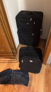 lot 1601 image: Protocol travel bag, laptop bag, pant hanger and more