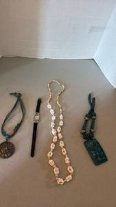lot 1803 image: Womens jewelry
