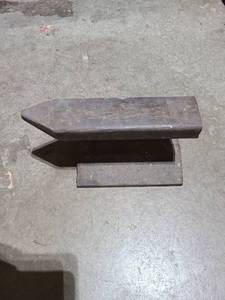 lot 3001 image: Anvil, 11in long