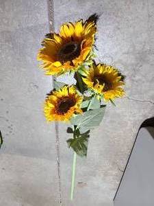 lot 3003 image: Faux sunflowers, 60in tall