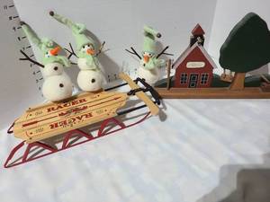 lot 3026 image: Flexible Flyer Racer Sled with Wooden Deck and Red Runners decor, 16in long, more
