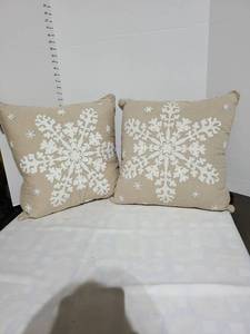 lot 3029 image: 2 snowflake throw pillows