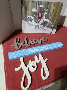 lot 3036 image: Giftcraft Decorative Wall Art and signs
