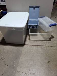 lot 3108 image: Sterilite tote and storage containers.
