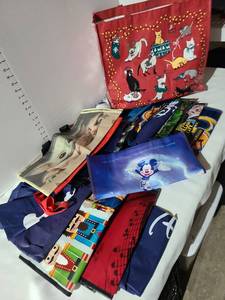 lot 3112 image: Large lot of reusable bags