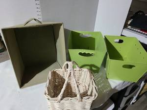 lot 3113 image: Storage containers and a basket