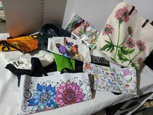 lot 3123 image: Reusable bags.