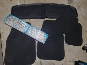 lot 3208 image: Car Floor Mat Set 5-Piece with Windshield Sunshade