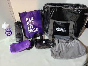 lot 3239 image: planet fitness lot