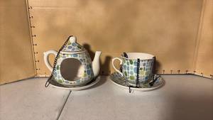 lot 3316 image: Ceramic Teapot and Teacup Outdoor Hanging Decorations