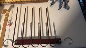 lot 3324 image: Organization Hangers for Closet
