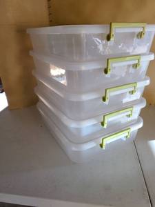 lot 3343 image: 5 Sterilite storage containers with snap lids