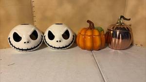 lot 3365 image: Halloween Decorations- 2 Skulls & 2 Pumpkins With Lids