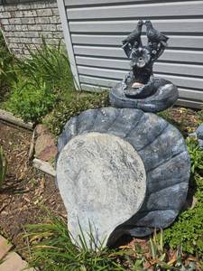 lot 4003 image: 4 piece concrete fountainbirdbath