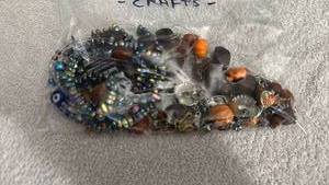 lot 1809 image: Beads