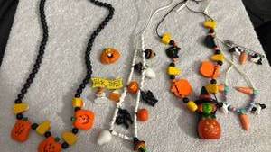 lot 1810 image: Halloween and Easter jewelry