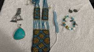 lot 1816 image: Womens jewelry