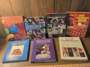 lot 18 image: 6 Crochet Instruction Books Afghan Patterns Afghans Treasury Showcase