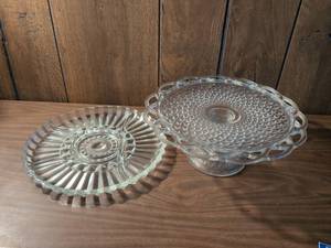 lot 22 image: Glass Serving Dishes 3-Piece Set with Pedestal Base and Handles
