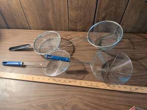 lot 26 image: Kitchen Strainer and Skimmer Set 4-Piece Wire Mesh