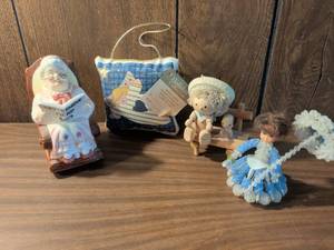 lot 39 image: Holiday Collection Figurines and Ornaments Lot