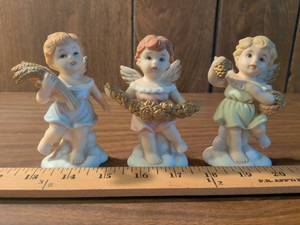 lot 41 image: Precious Gifts 14034-01 Angel Figurines Set of 3