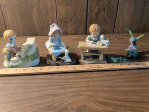 lot 44 image: Joys Home Figurines Lot of 5 Decorative Collectible Figurines