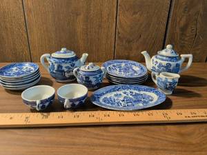 lot 47 image: Blue and White Porcelain Tea Service 17-Piece Set Teapots Plates Cups