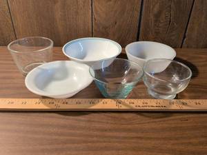 lot 48 image: Corelle by Corning Dinnerware Set 6 Pieces Bowls Plates Glassware