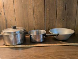 lot 51 image: 3-Piece Cookware Set with Pot, Saucepan, and Bowl