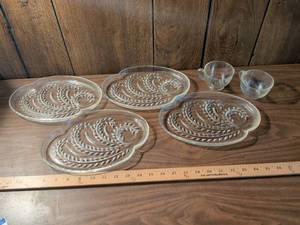 lot 52 image: 4 Embossed Glass Plates with Leaf Pattern and 2 Glass Cups