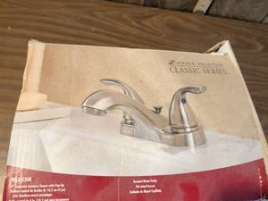 lot 127 image: Price Pfister Classic Series WL2-230K 4 inch Centerset Lavatory Faucet Pop-Up