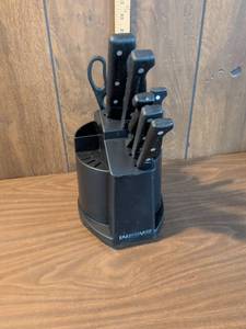 lot 128 image: Farberware Knife Block Set with Kitchen Knives and Scissors