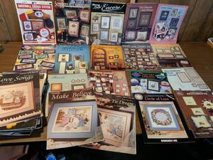 lot 139 image: Cross Stitch Pattern Books Lot 20 Leisure Arts Stoney Creek Designs